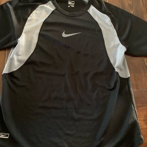 Men’s Nike Performance Top